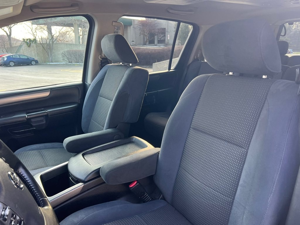 2010 Nissan Armada Image 13