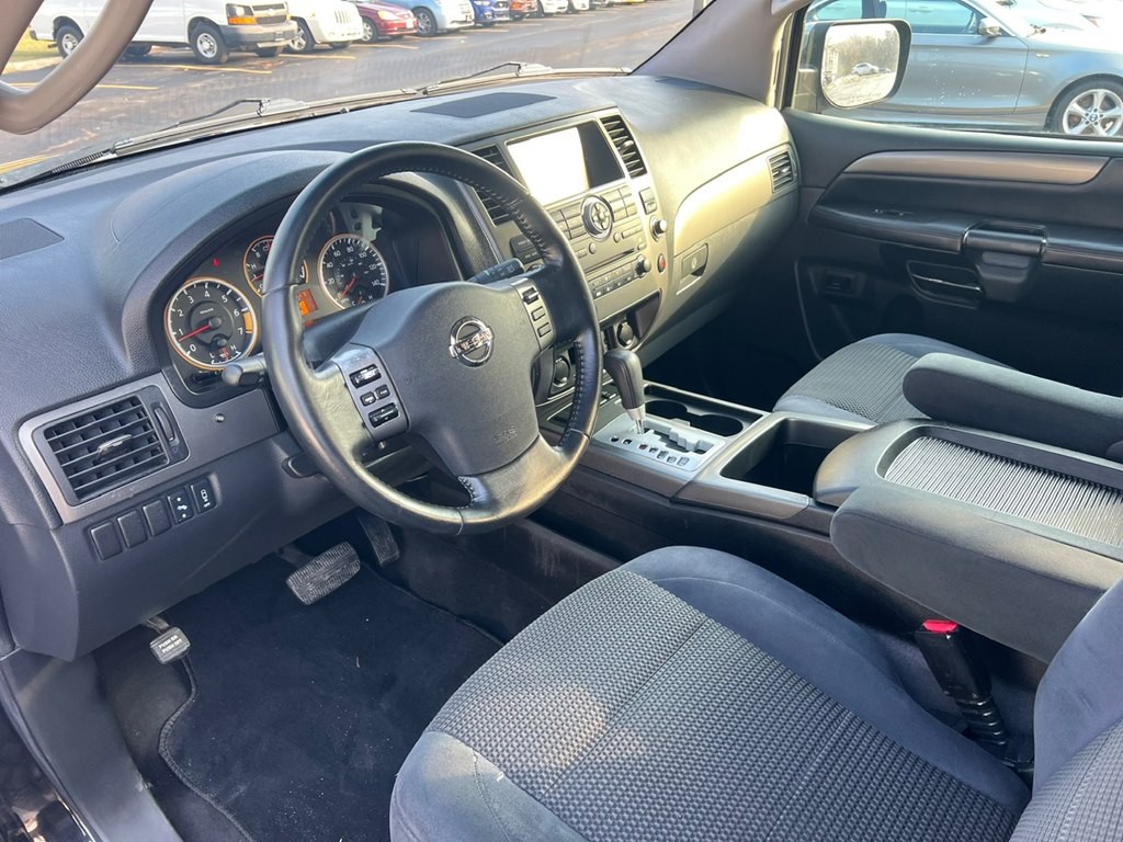 2010 Nissan Armada Image 18