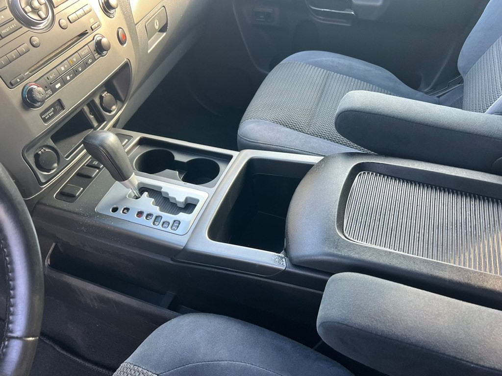 2010 Nissan Armada Image 28
