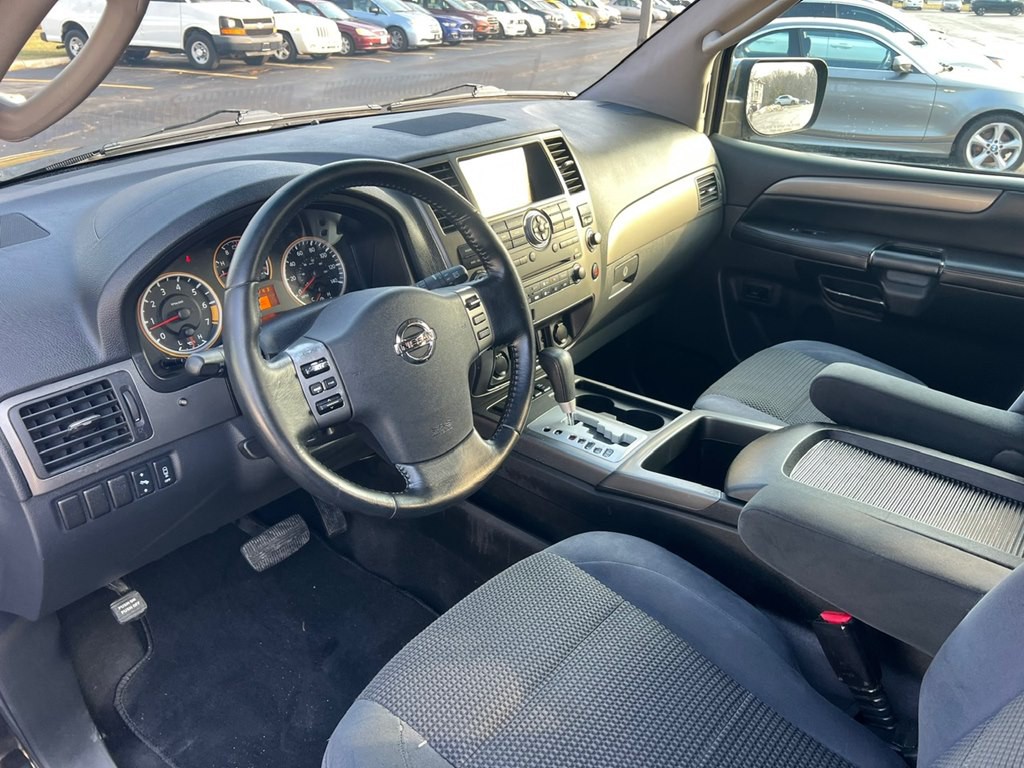 2010 Nissan Armada Image 30