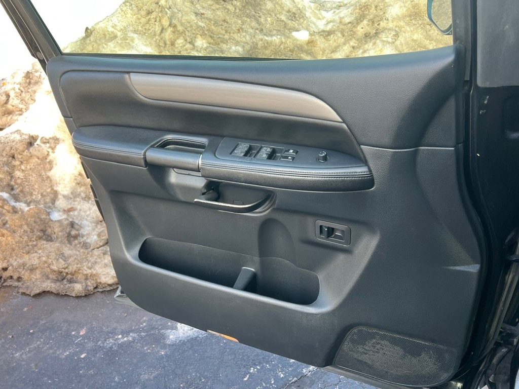 2010 Nissan Armada Image 31