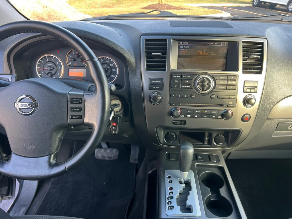 2010 Nissan Armada Image 32