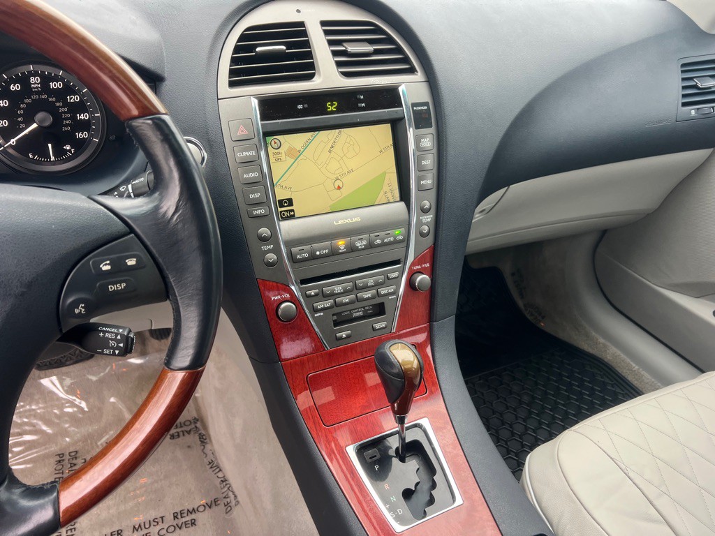 2009 Lexus ES Image 28