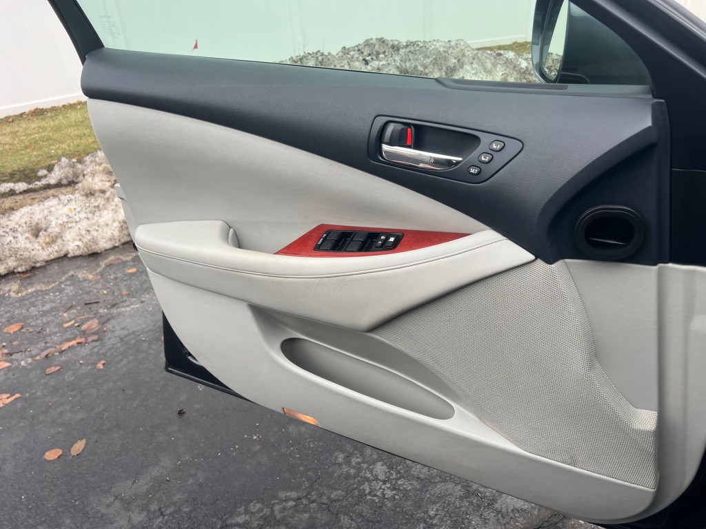 2009 Lexus ES Image 31