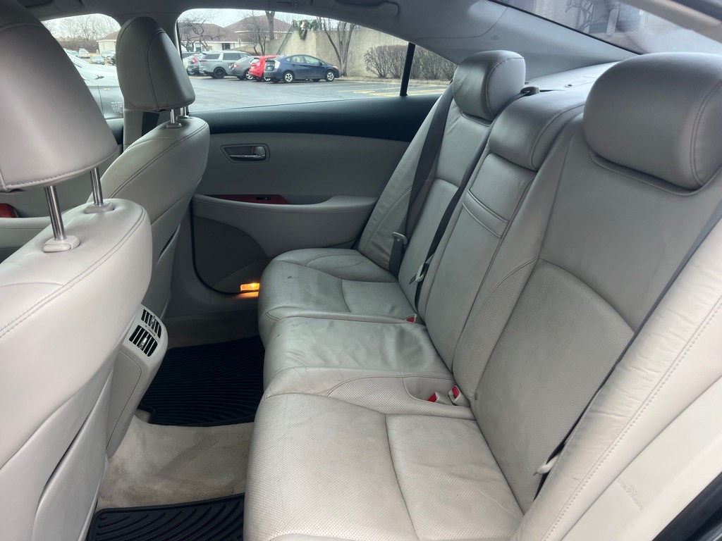 2009 Lexus ES Image 40