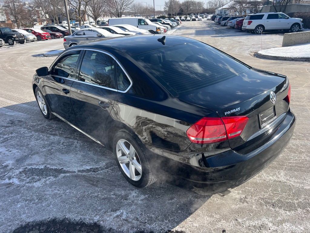 2013 Volkswagen Passat Image 11