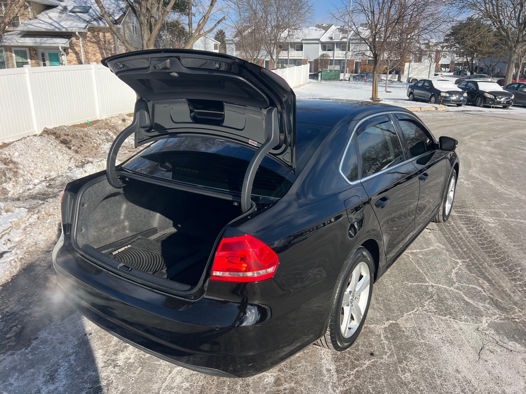 2013 Volkswagen Passat Image 20