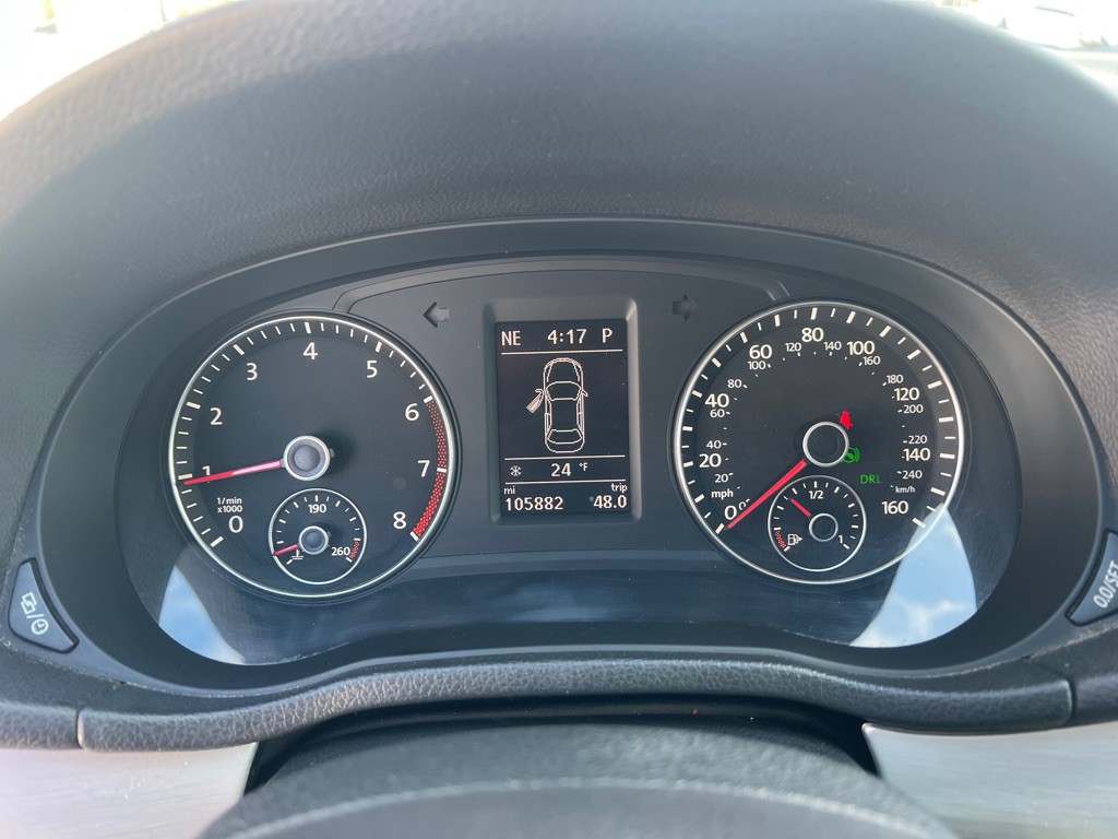 2013 Volkswagen Passat Image 30