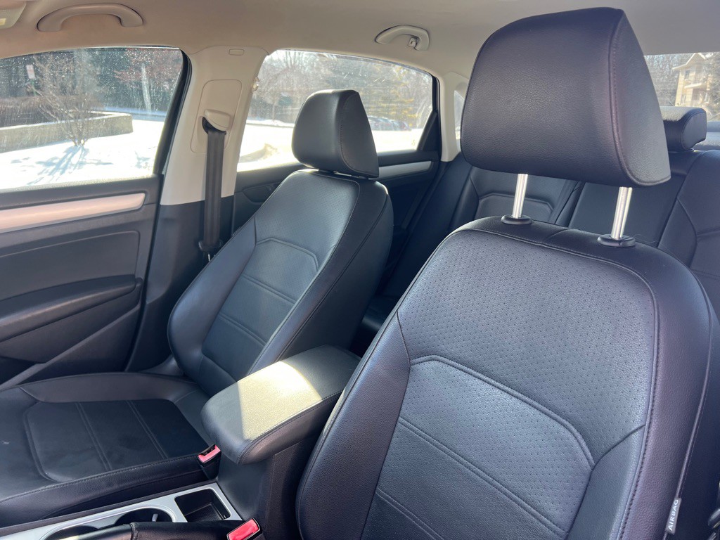 2013 Volkswagen Passat Image 36