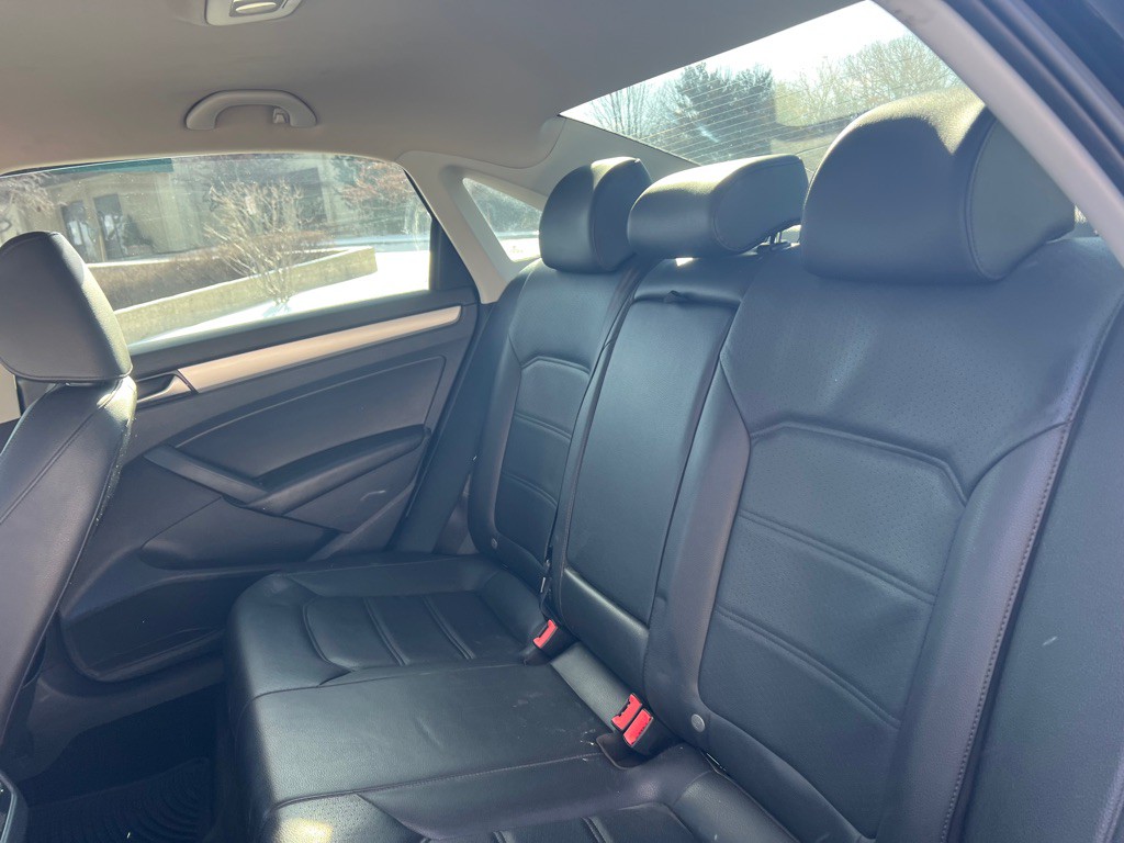 2013 Volkswagen Passat Image 45