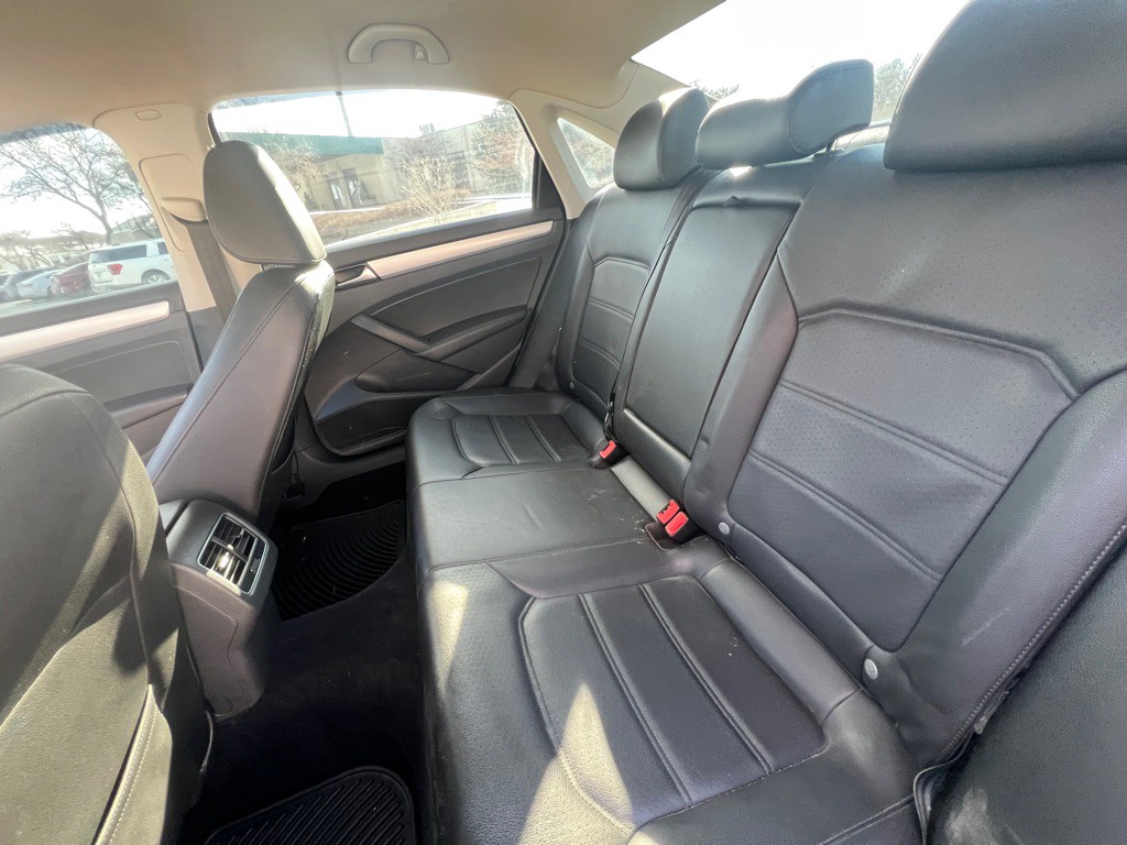 2013 Volkswagen Passat Image 46