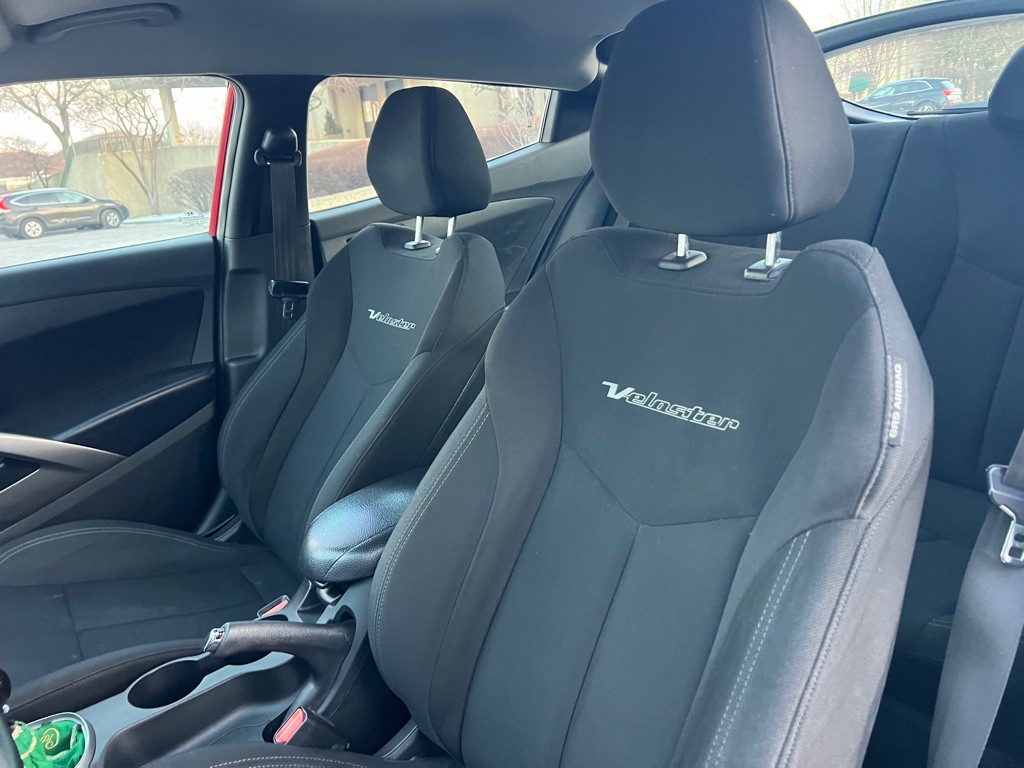 2013 Hyundai Veloster Image 16