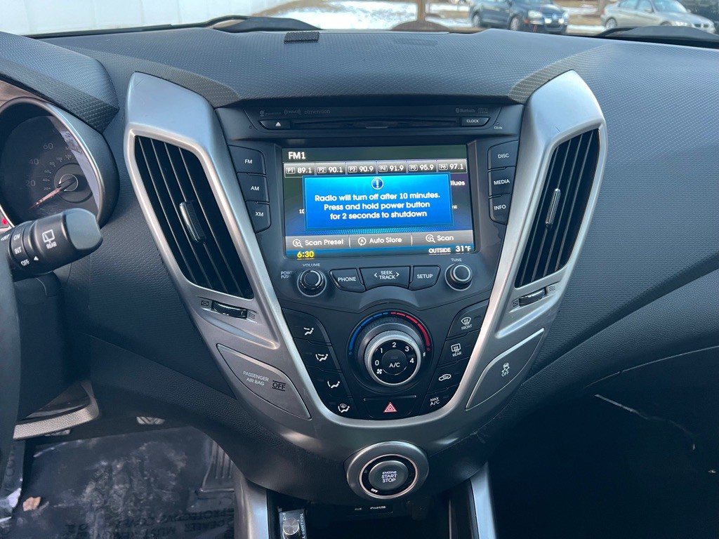 2013 Hyundai Veloster Image 19