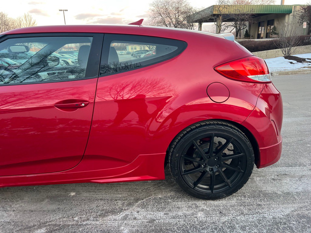 2013 Hyundai Veloster Image 24