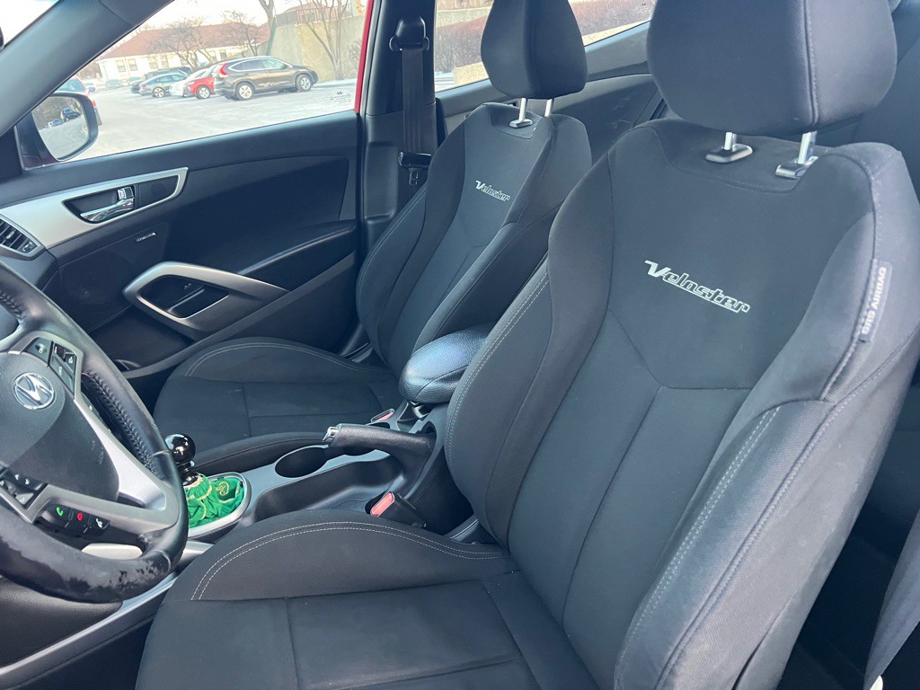 2013 Hyundai Veloster Image 35