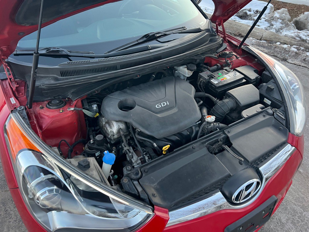 2013 Hyundai Veloster Image 45