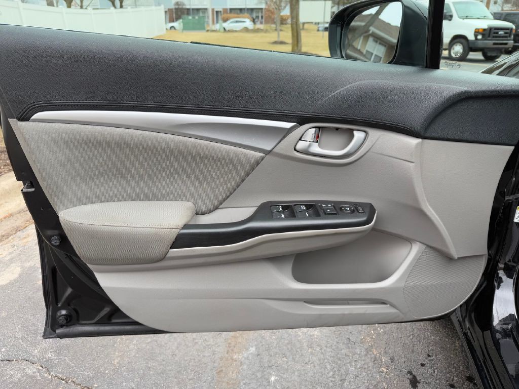 2015 Honda Civic Image 28