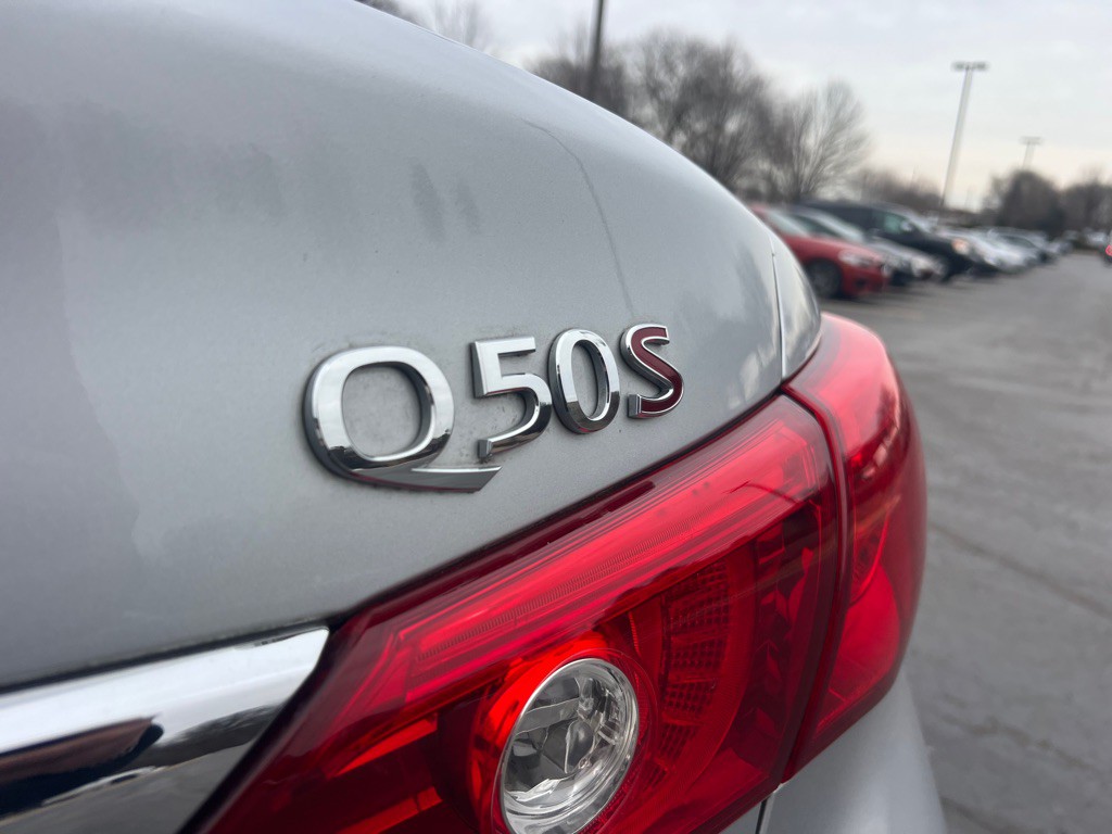 2014 INFINITI Q50 Image 11