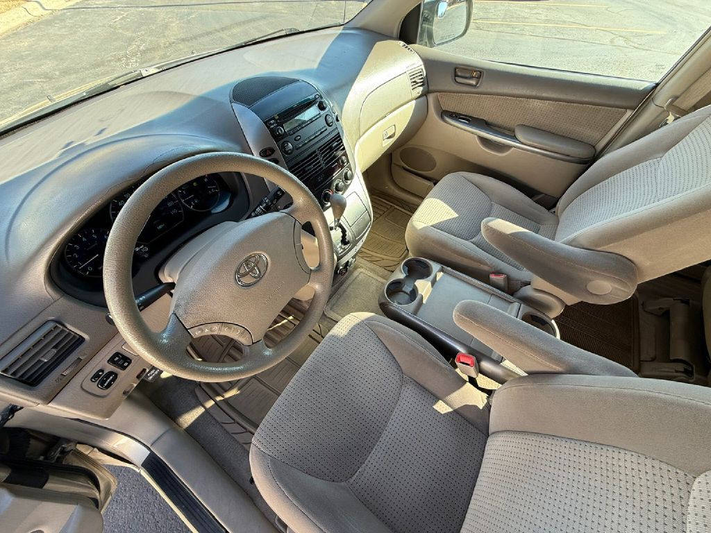 2006 Toyota Sienna Image 16