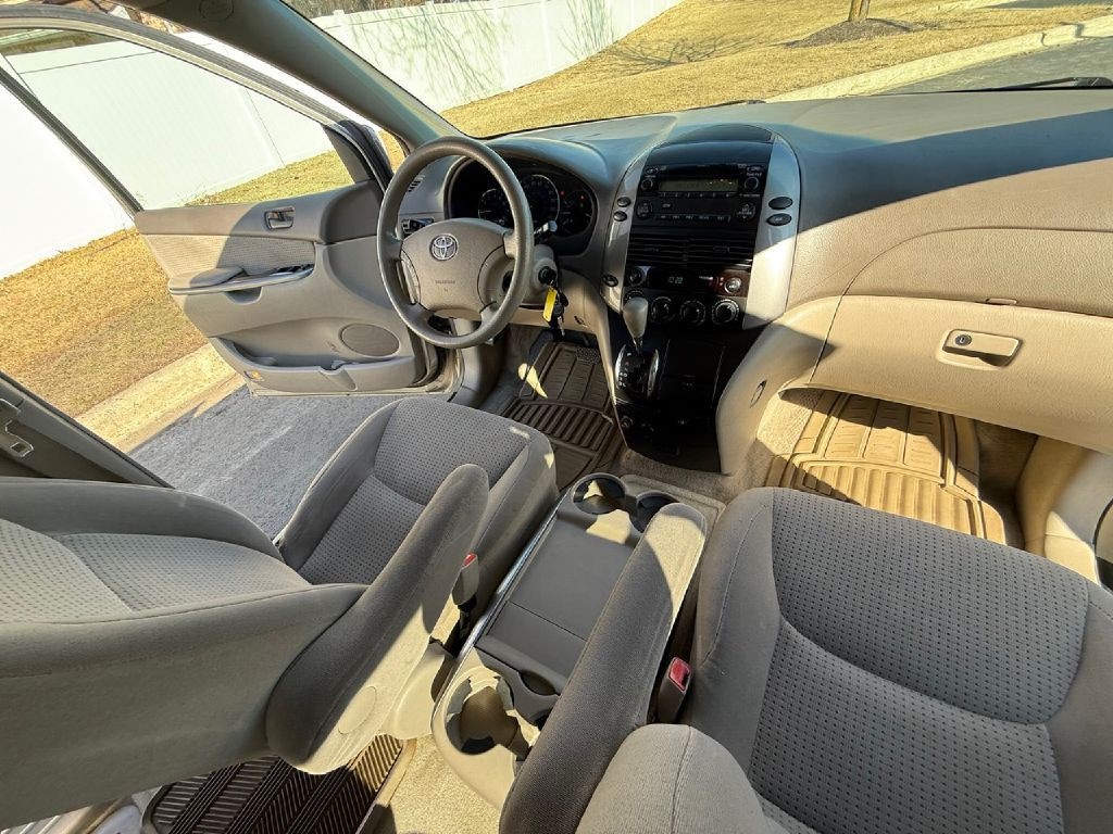 2006 Toyota Sienna Image 17