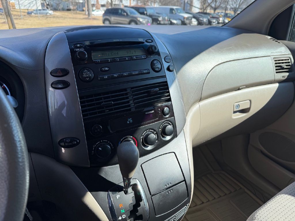 2006 Toyota Sienna Image 31