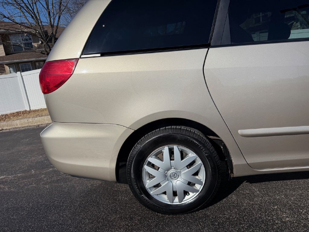 2006 Toyota Sienna Image 38