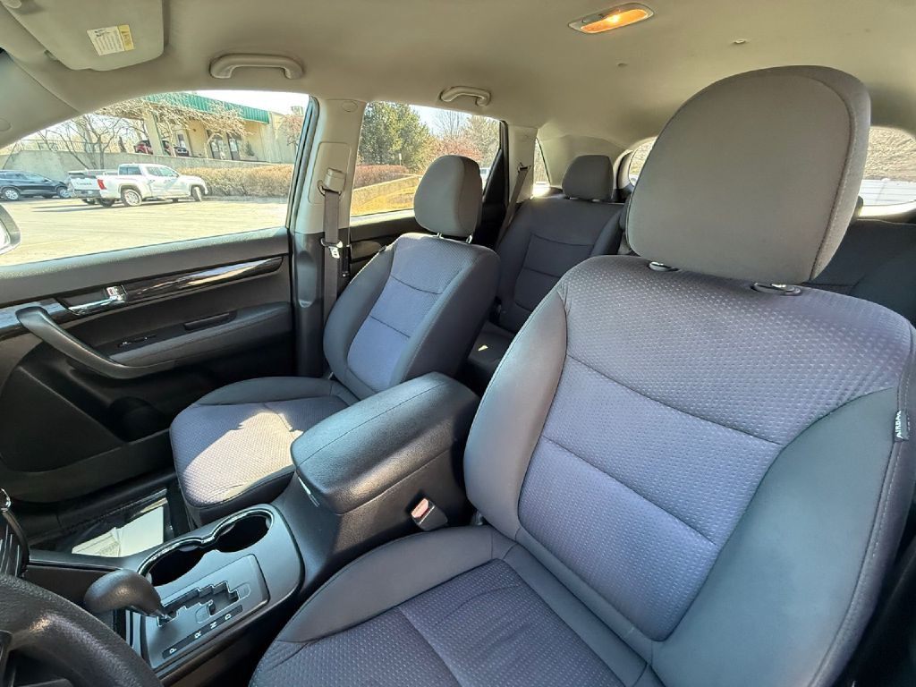 2011 Kia Sorento Image 14