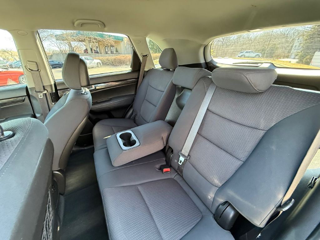 2011 Kia Sorento Image 25