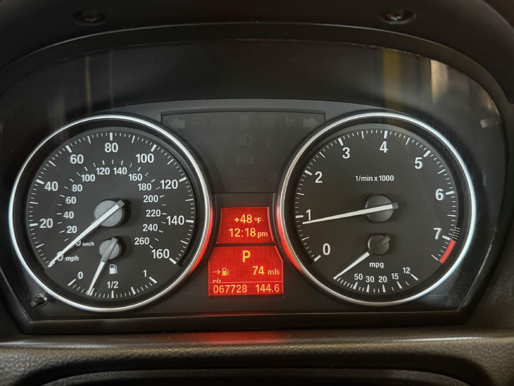 2011 BMW 3 Series Image 13