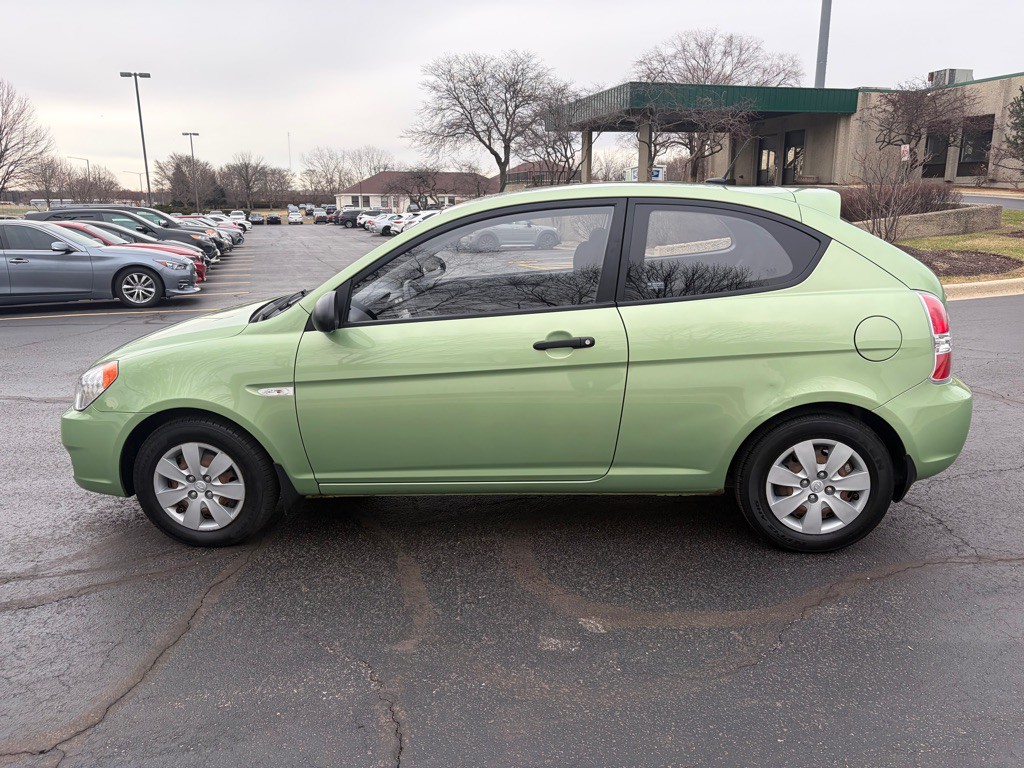 2009 Hyundai Accent Image 12