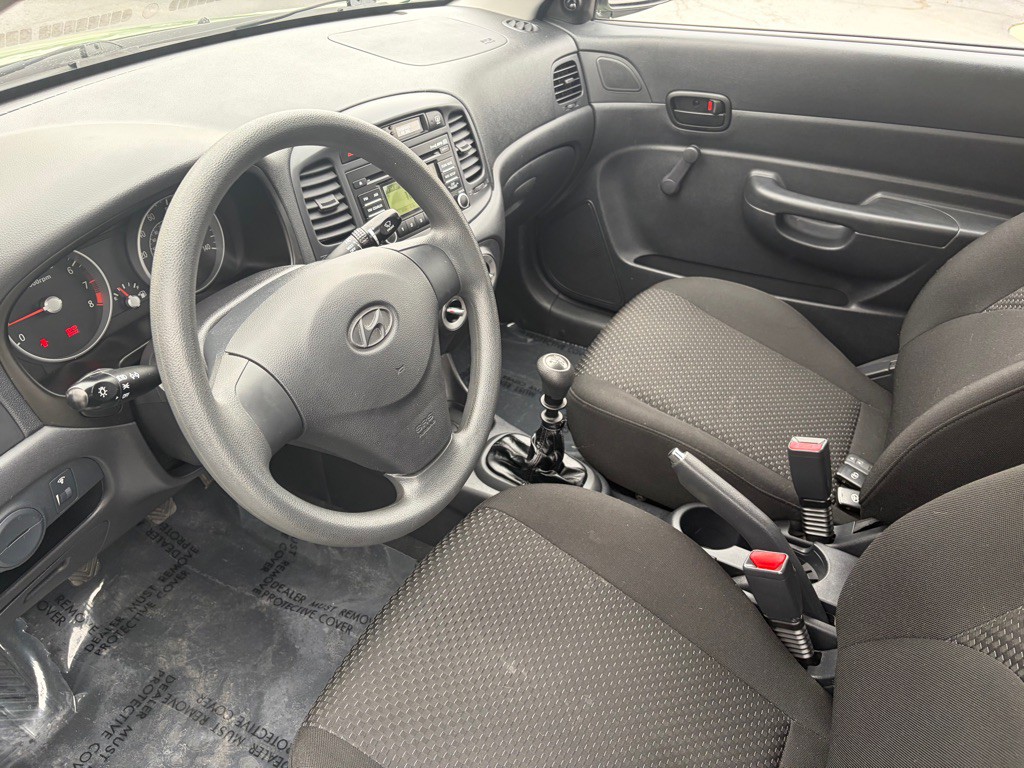 2009 Hyundai Accent Image 13