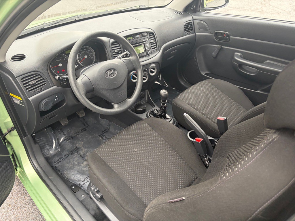 2009 Hyundai Accent Image 14