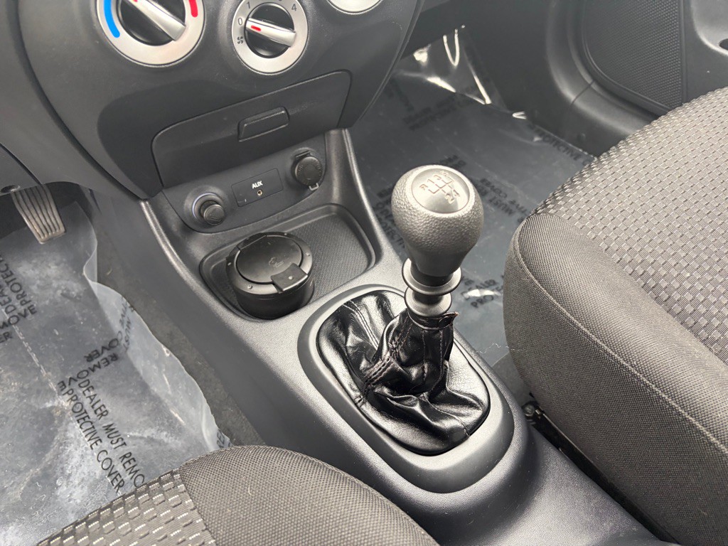 2009 Hyundai Accent Image 15