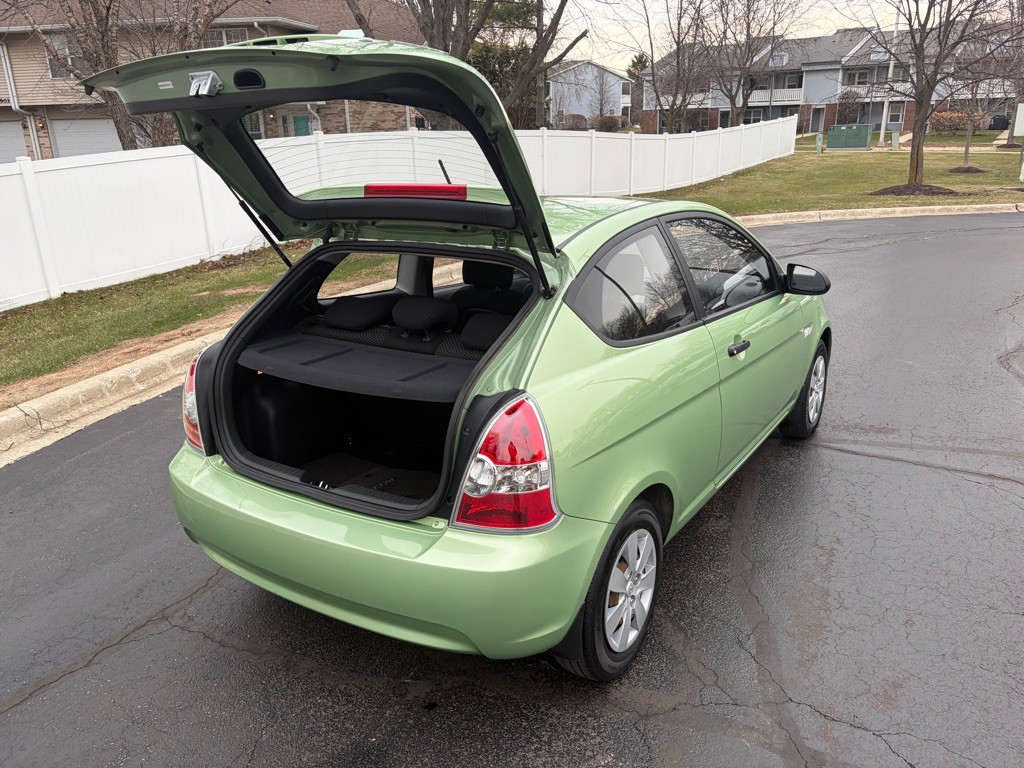 2009 Hyundai Accent Image 28