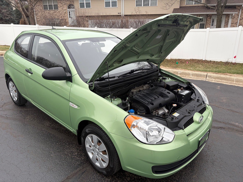 2009 Hyundai Accent Image 30