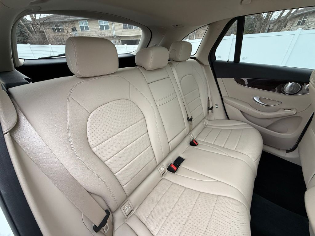 2018 Mercedes-Benz GLC-Class Image 14