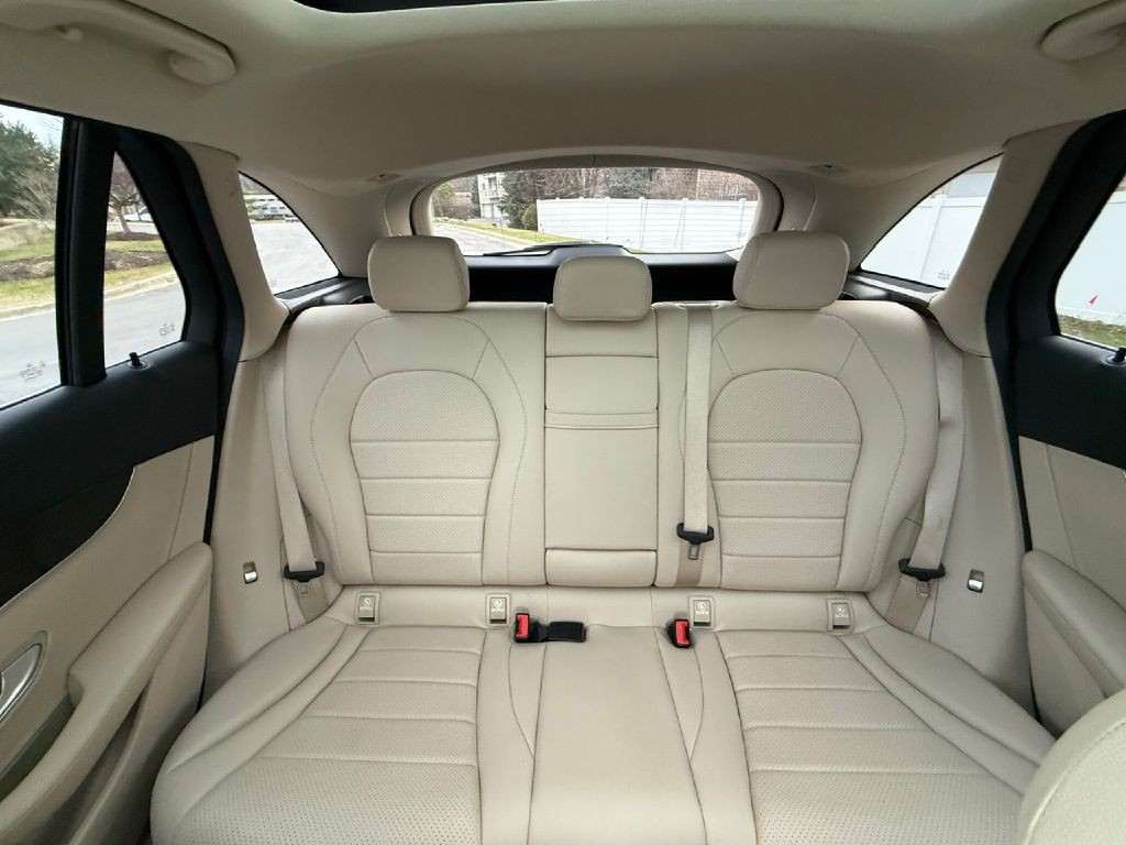 2018 Mercedes-Benz GLC-Class Image 23