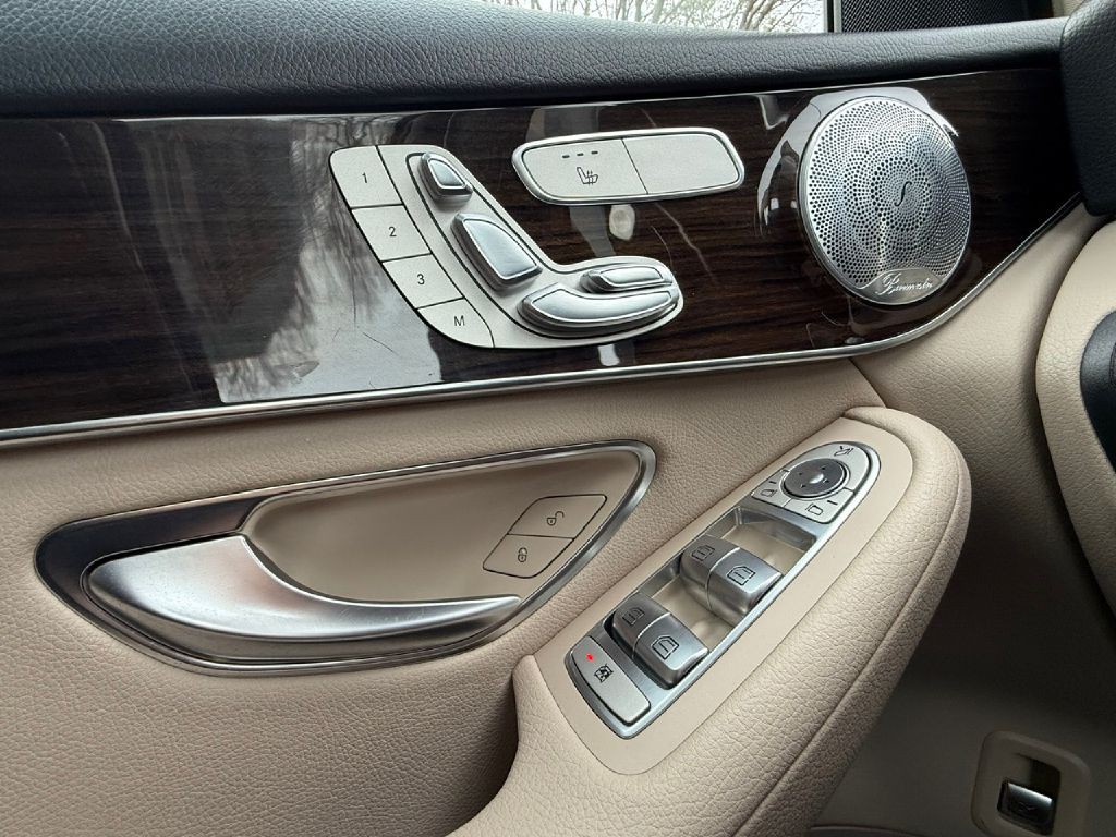 2018 Mercedes-Benz GLC-Class Image 28