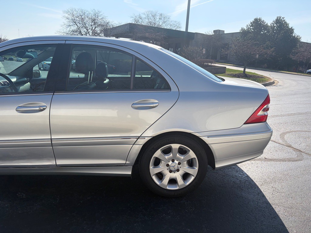 2006 Mercedes-Benz C-Class Image 13