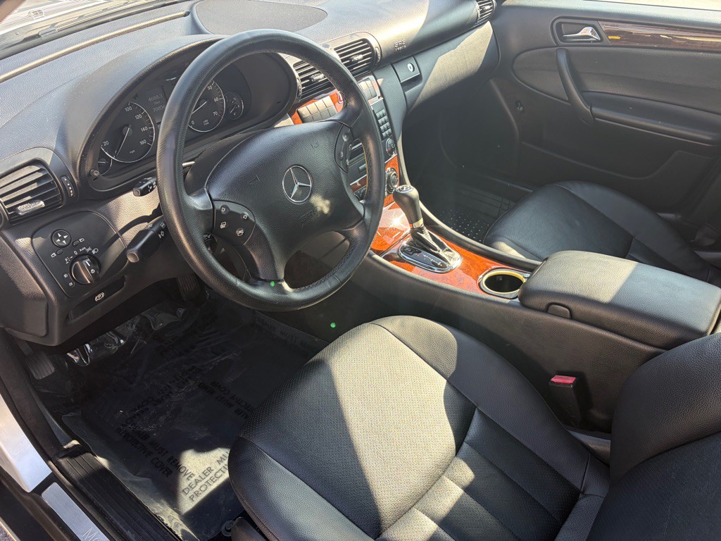 2006 Mercedes-Benz C-Class Image 25