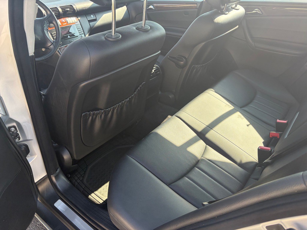 2006 Mercedes-Benz C-Class Image 39