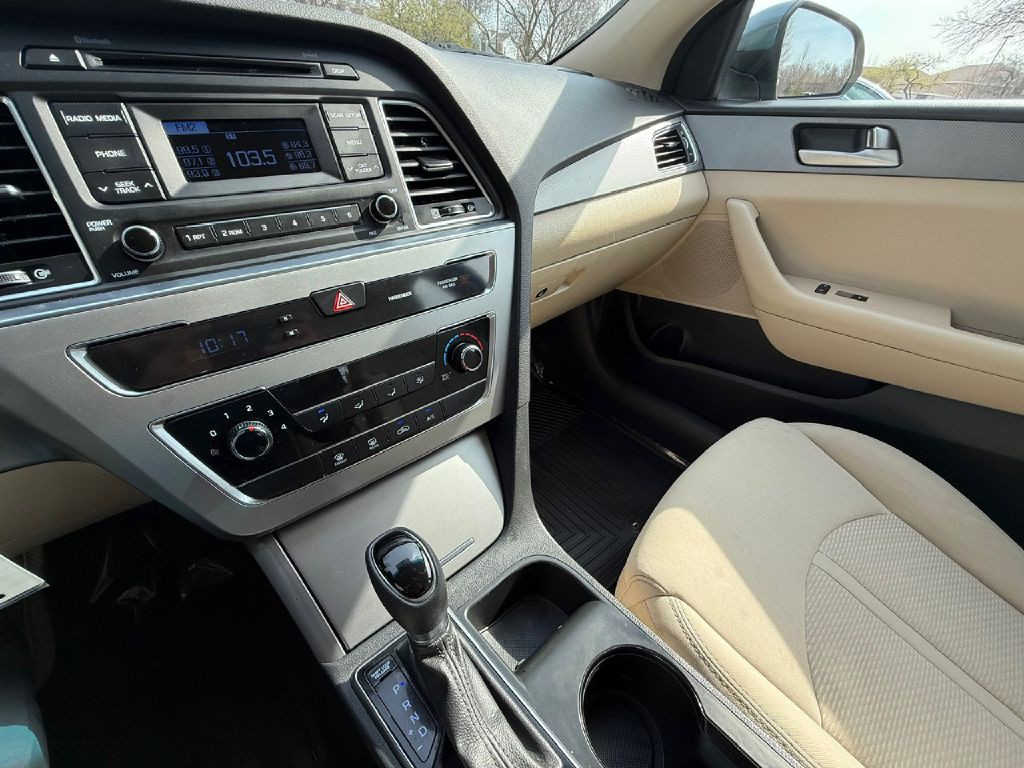 2015 Hyundai Sonata Image 17
