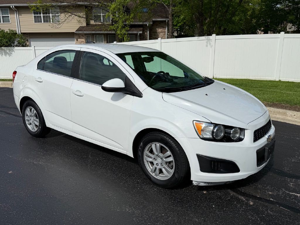 2016 Chevrolet Sonic Image 4