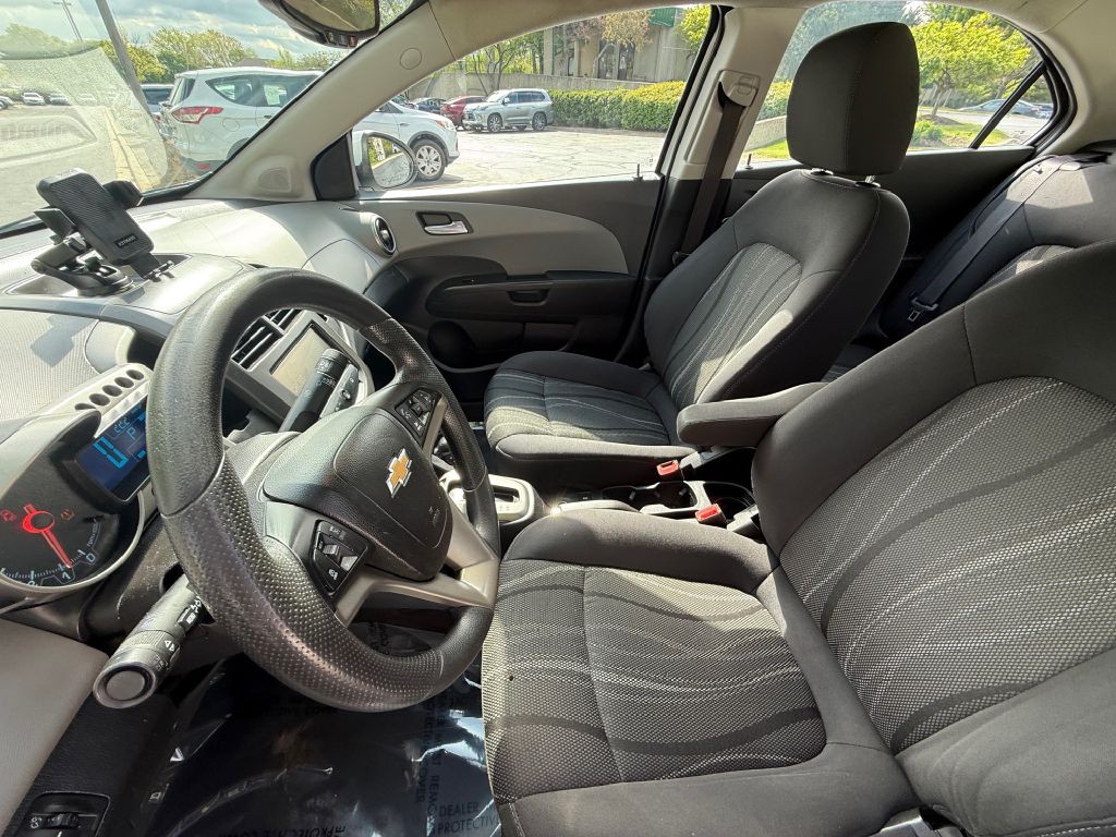 2016 Chevrolet Sonic Image 14