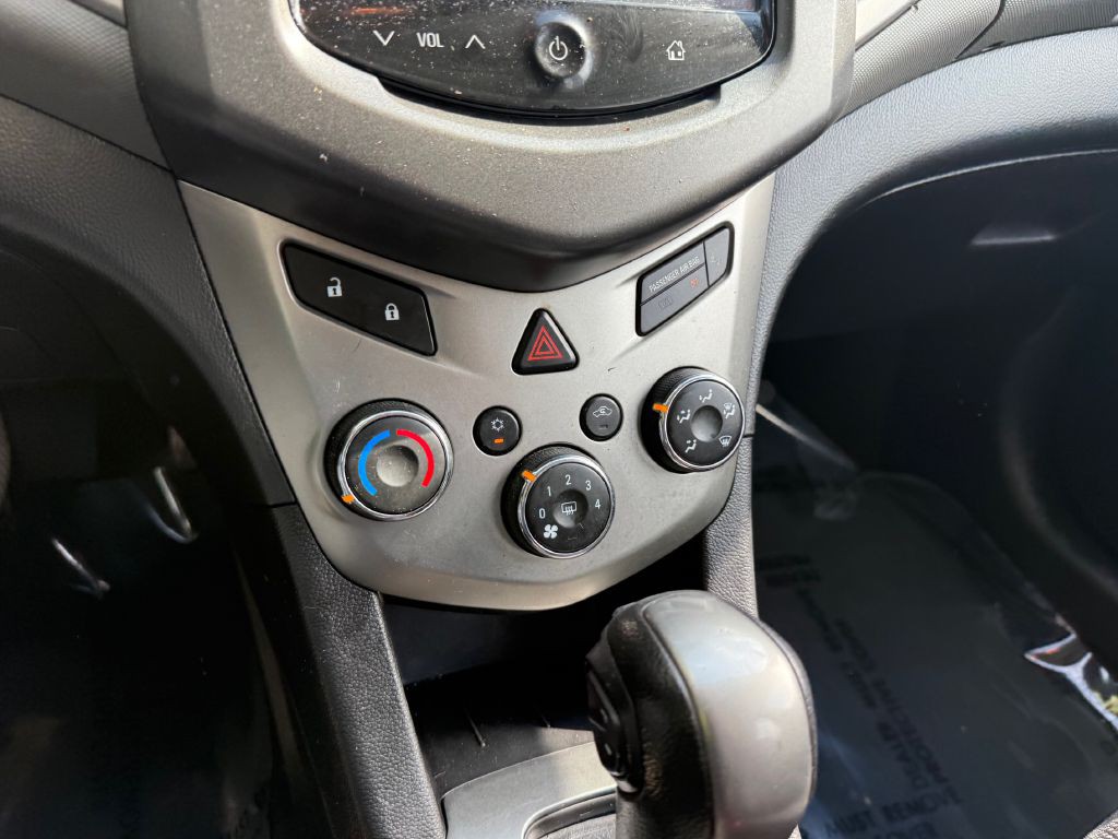 2016 Chevrolet Sonic Image 19