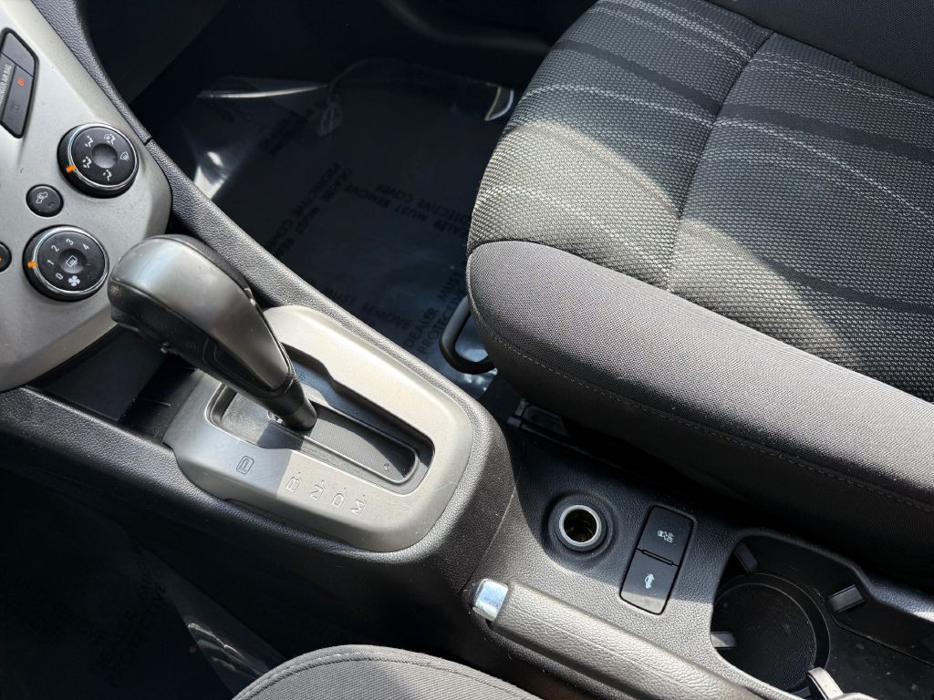 2016 Chevrolet Sonic Image 20