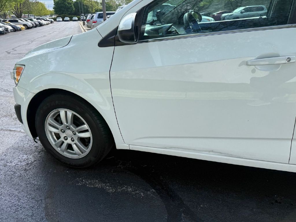 2016 Chevrolet Sonic Image 26