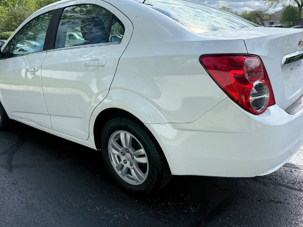 2016 Chevrolet Sonic Image 27