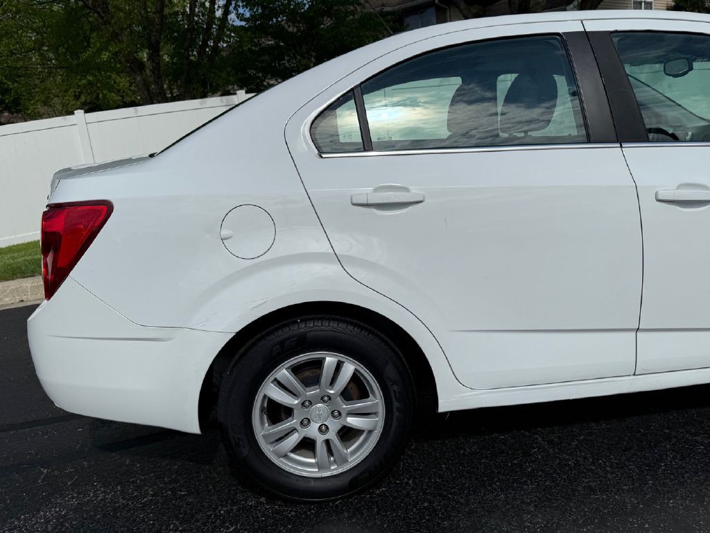 2016 Chevrolet Sonic Image 28