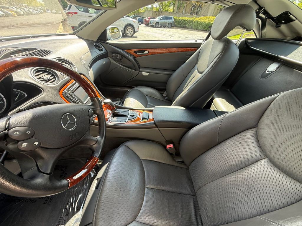 2003 Mercedes-Benz SL-Class Image 13